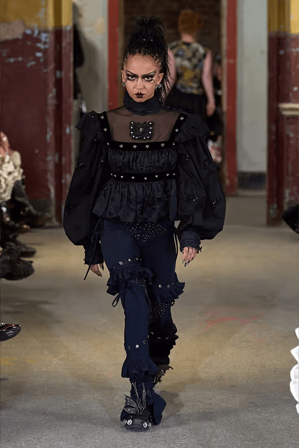 Chopova Lowena 正式發佈 2025 春夏系列大秀