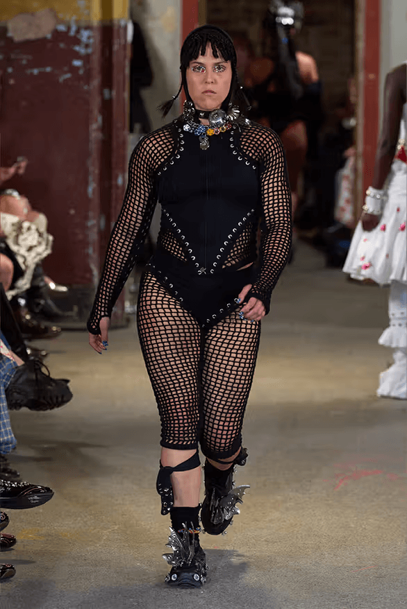 Chopova Lowena 正式發佈 2025 春夏系列大秀