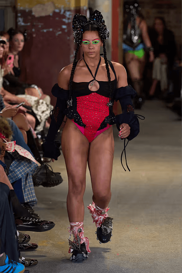 Chopova Lowena 正式發佈 2025 春夏系列大秀