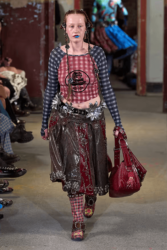 Chopova Lowena 正式發佈 2025 春夏系列大秀