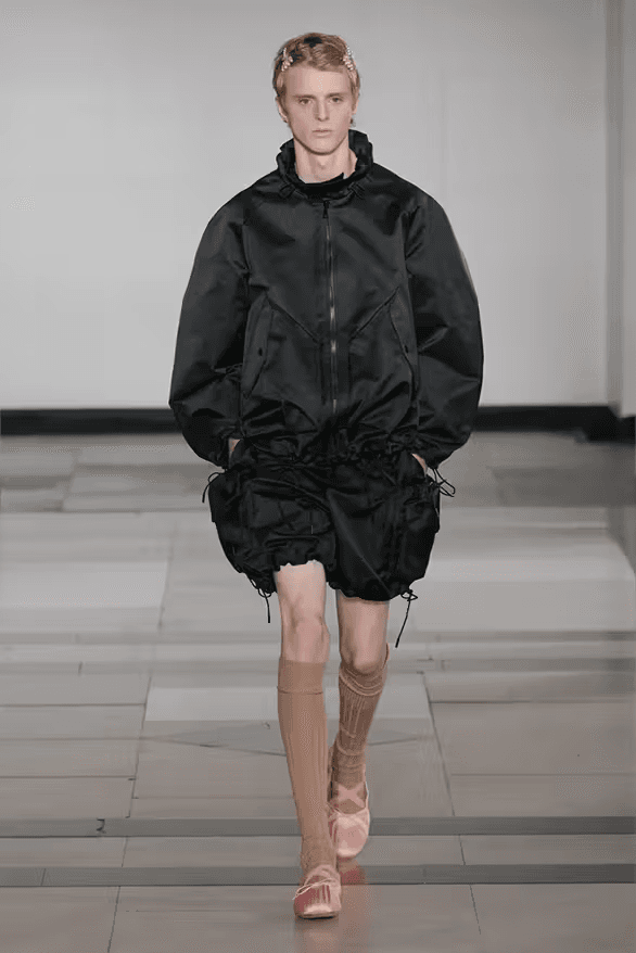 Simone Rocha 正式發佈 2025 全新春夏系列大秀