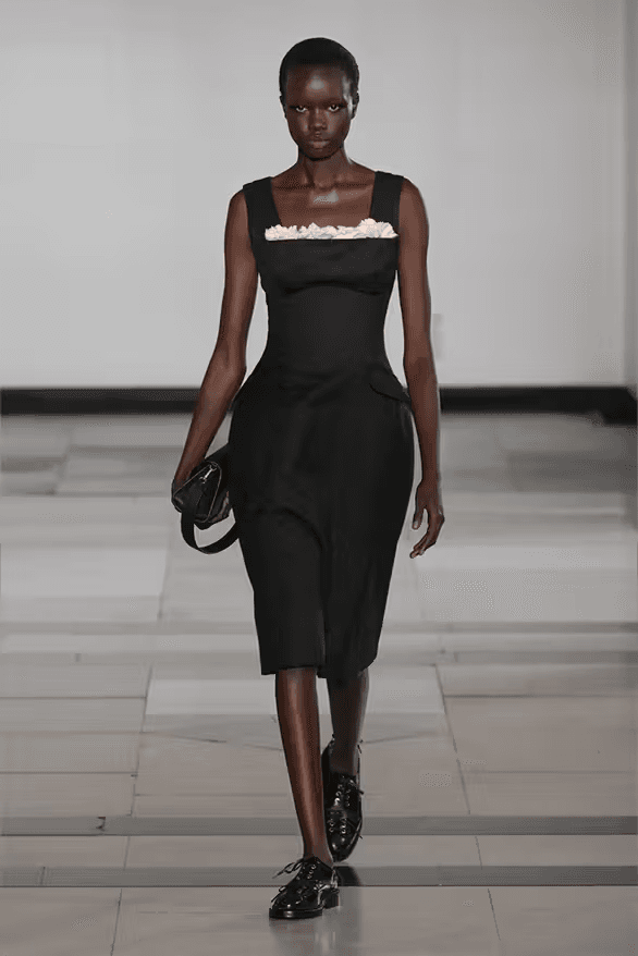 Simone Rocha 正式發佈 2025 全新春夏系列大秀