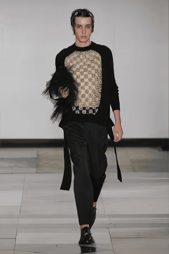 Simone Rocha 正式發佈 2025 全新春夏系列大秀