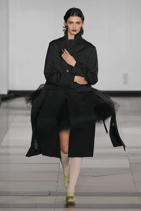 Simone Rocha 正式發佈 2025 全新春夏系列大秀