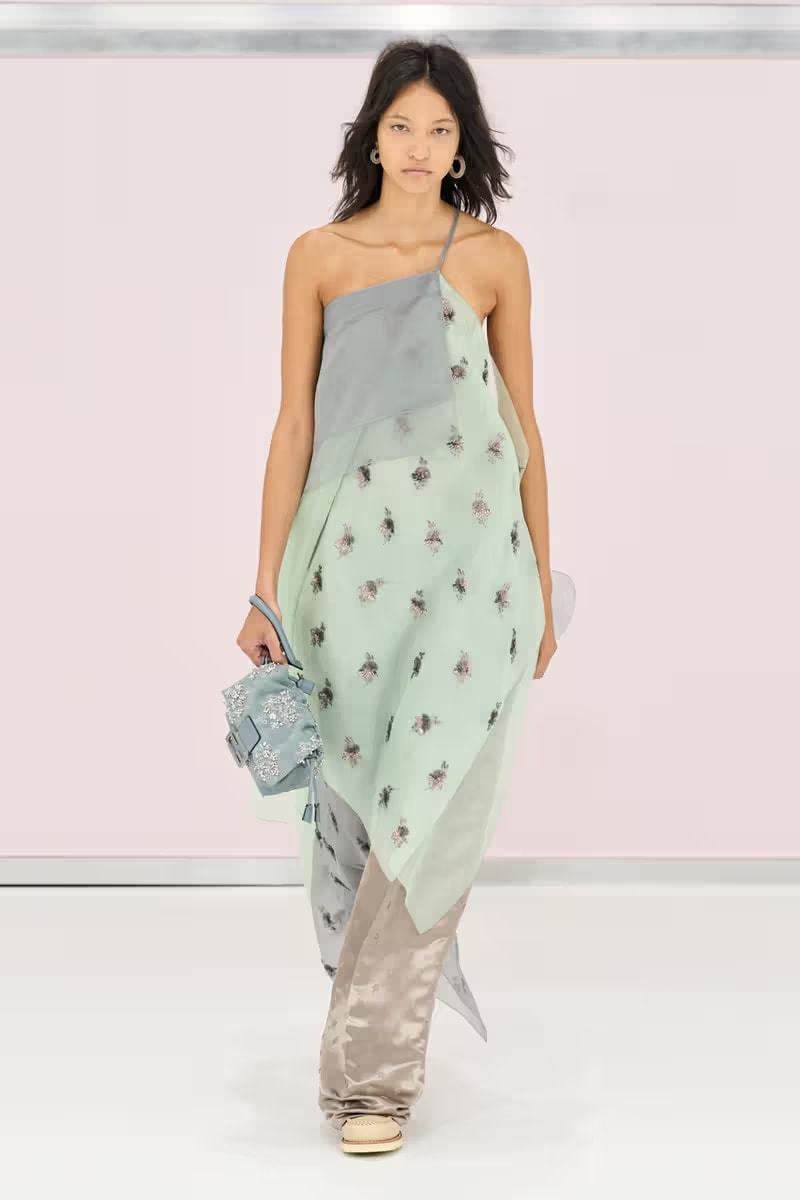 FENDI 2025 春夏女裝大秀正式登場