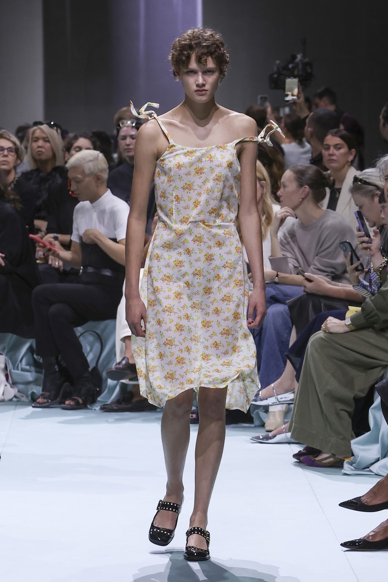 Prada 正式發佈 2025 春夏女裝系列大秀