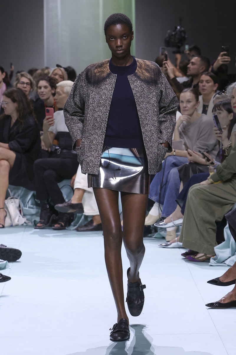 Prada 正式發佈 2025 春夏女裝系列大秀