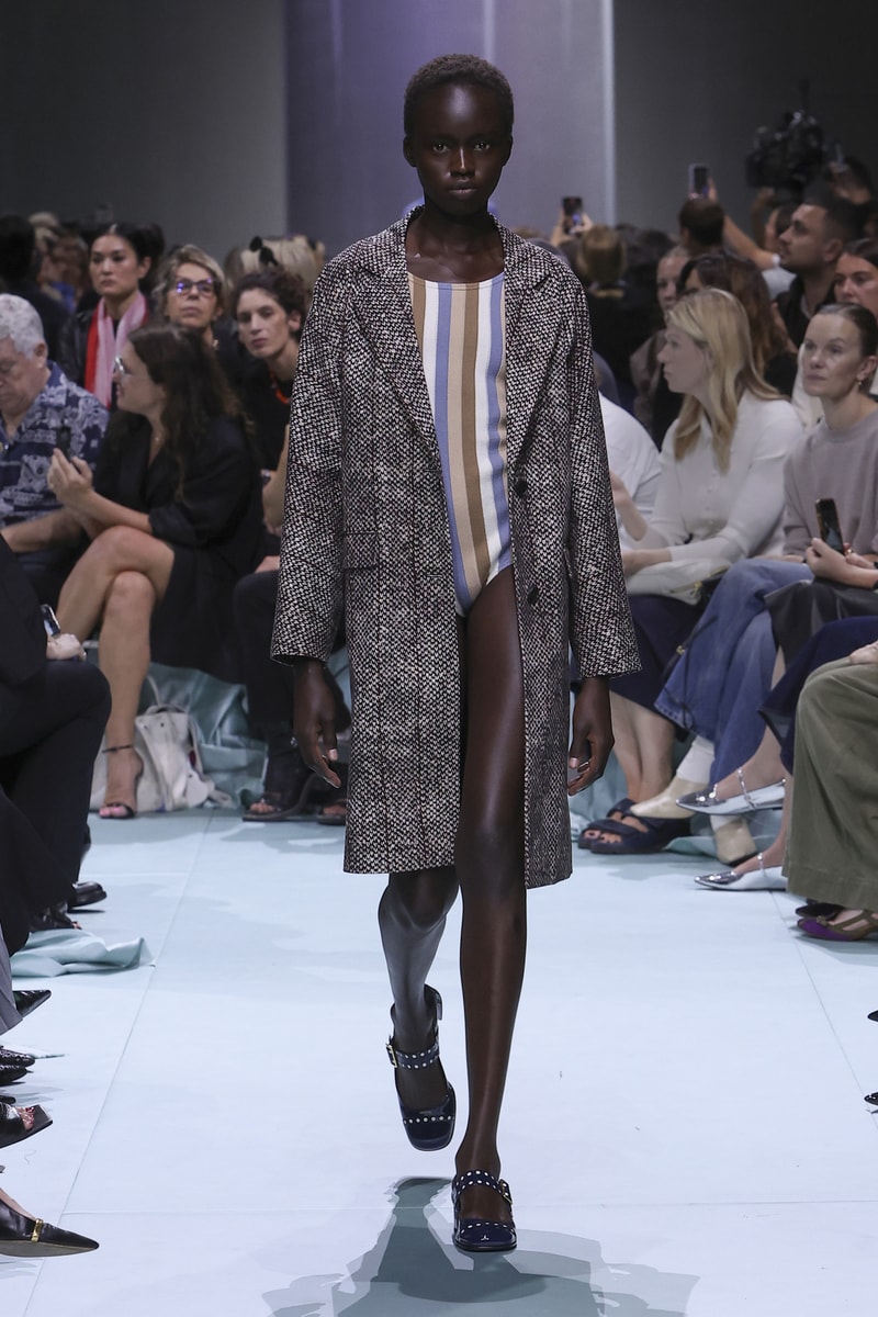 Prada 正式發佈 2025 春夏女裝系列大秀