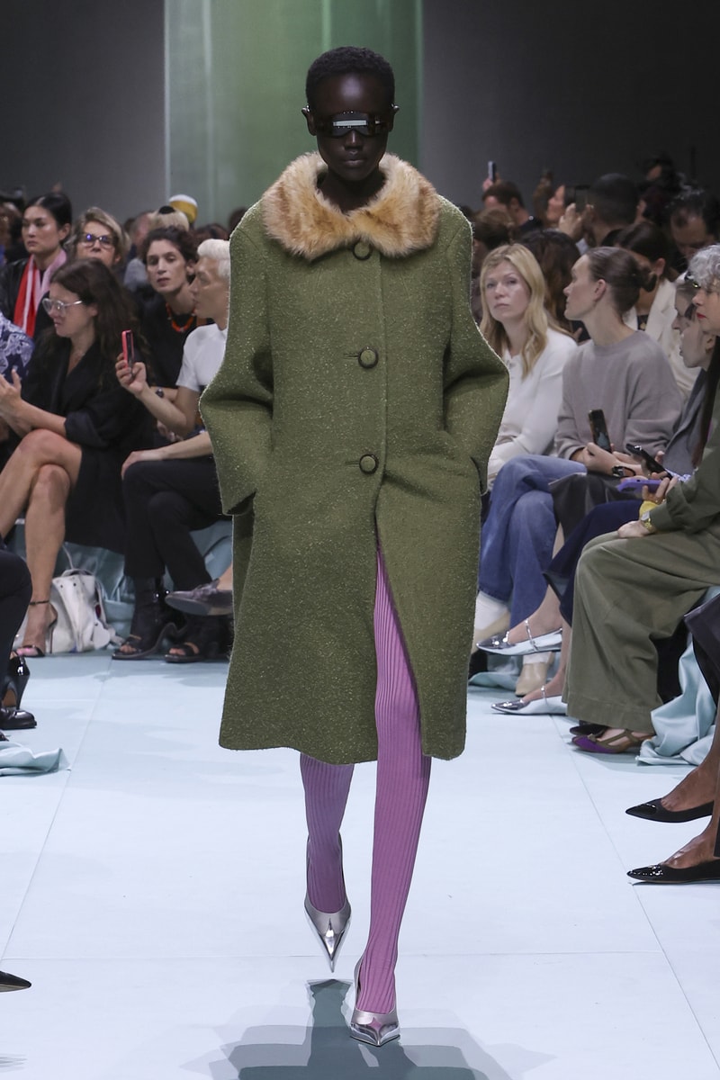 Prada 正式發佈 2025 春夏女裝系列大秀