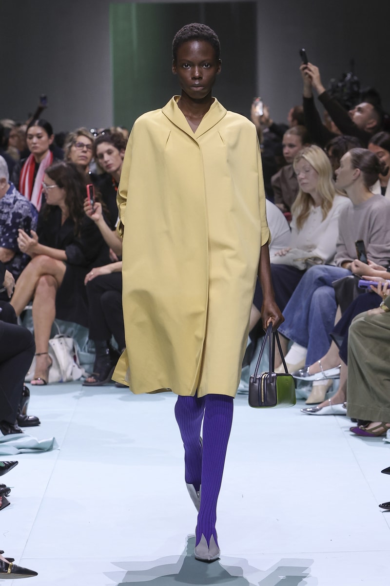 Prada 正式發佈 2025 春夏女裝系列大秀