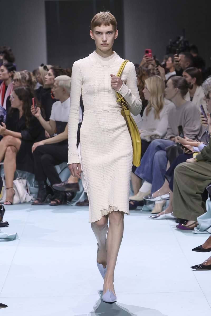 Prada 正式發佈 2025 春夏女裝系列大秀