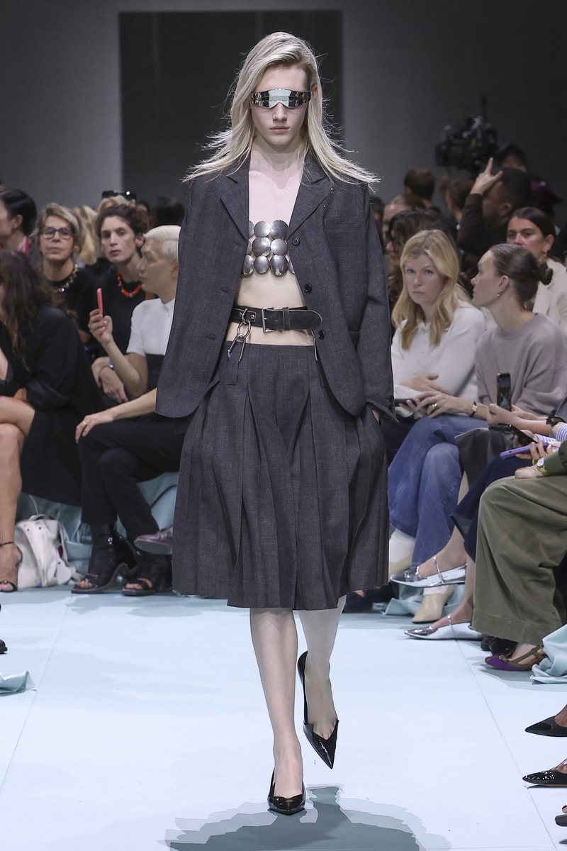 Prada 正式發佈 2025 春夏女裝系列大秀