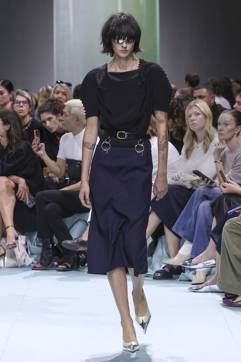 Prada 正式發佈 2025 春夏女裝系列大秀