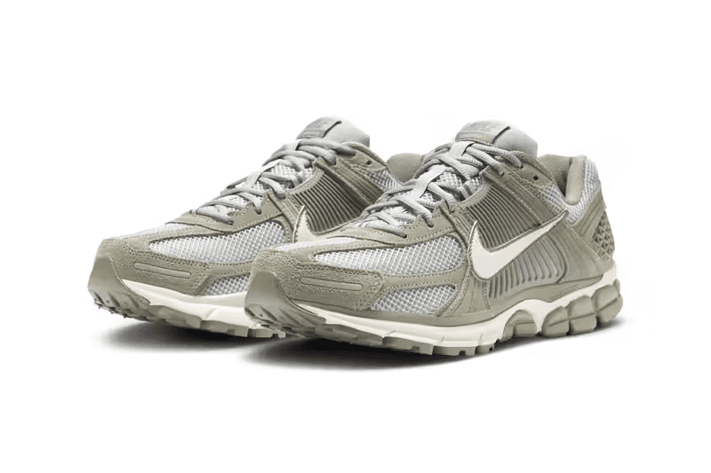 Nike Zoom Vomero 5 全新配色「Dark Stucco」率先亮相