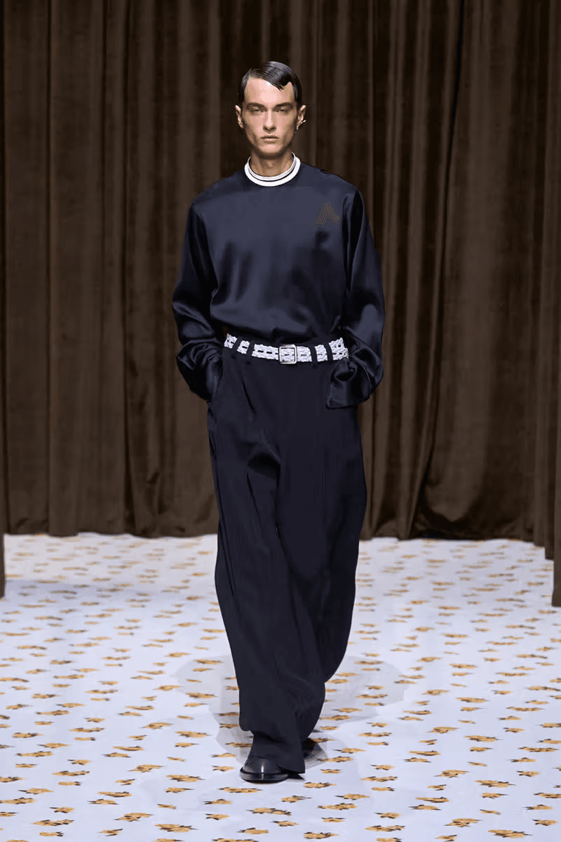 Jil Sander 正式發佈 2025 春夏系列大秀
