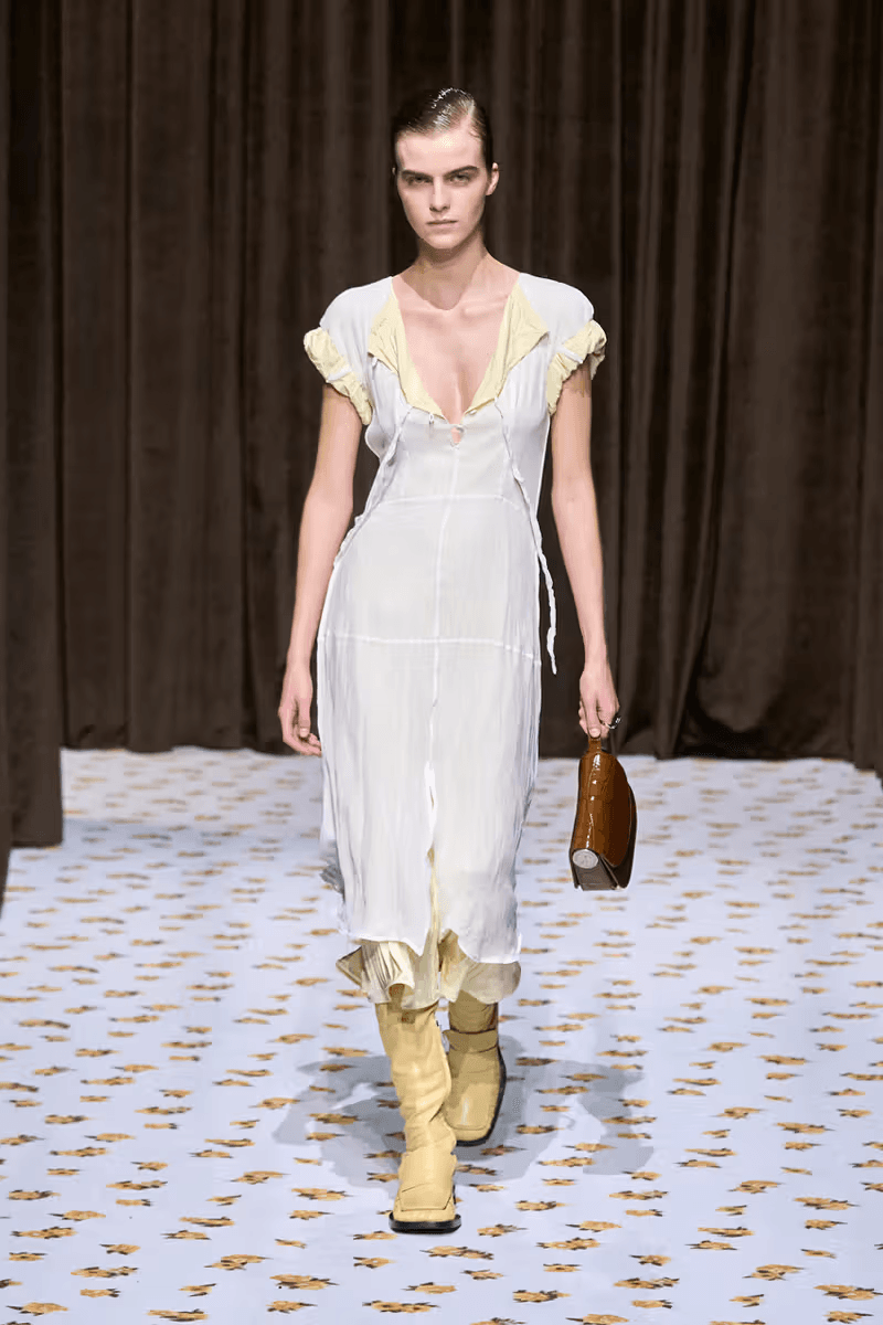 Jil Sander 正式發佈 2025 春夏系列大秀