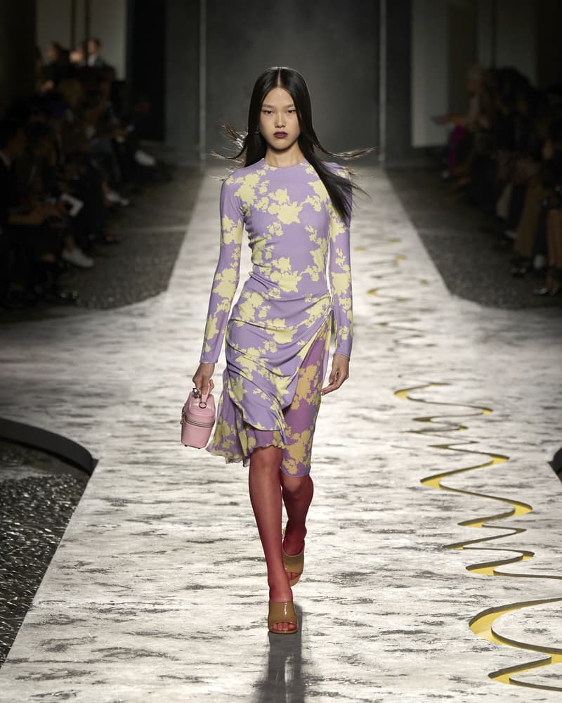 Versace 正式發佈 2025 春夏系列大秀