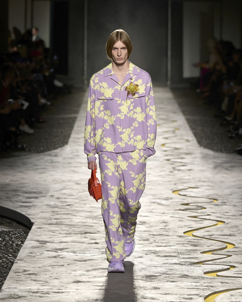 Versace 正式發佈 2025 春夏系列大秀