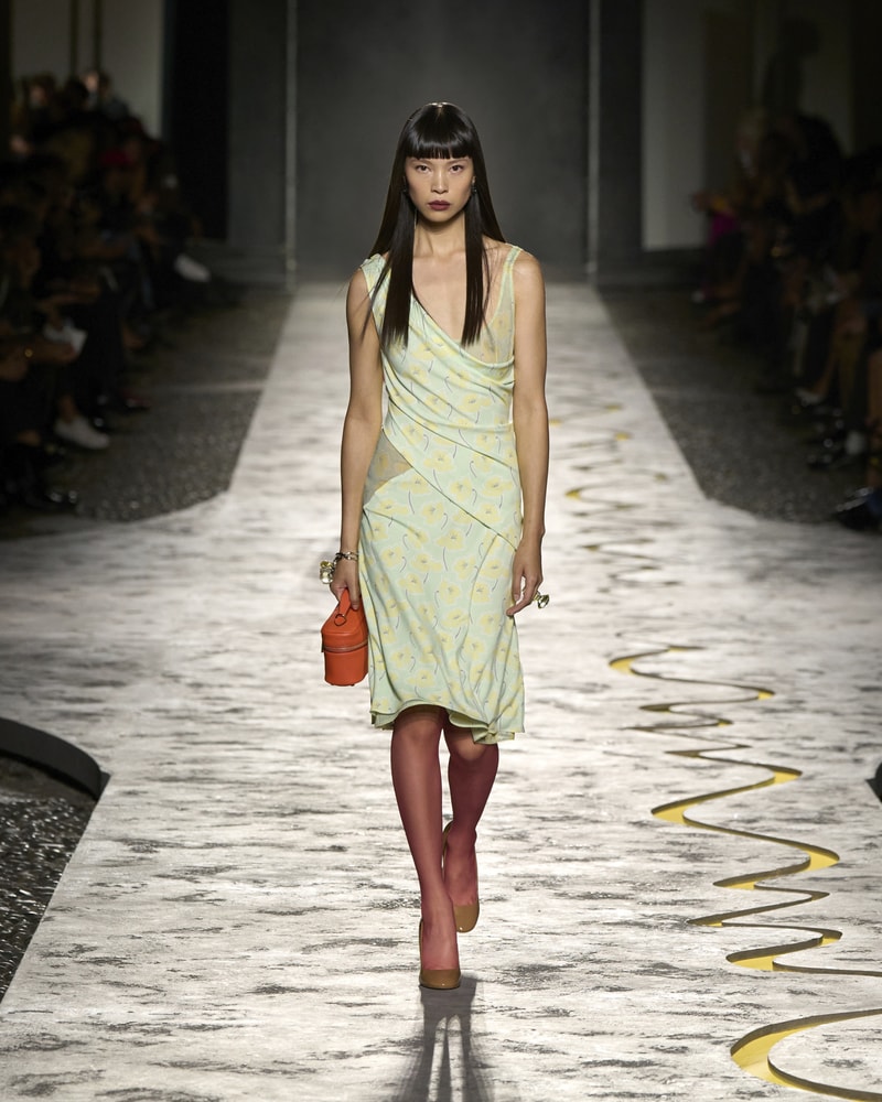 Versace 正式發佈 2025 春夏系列大秀