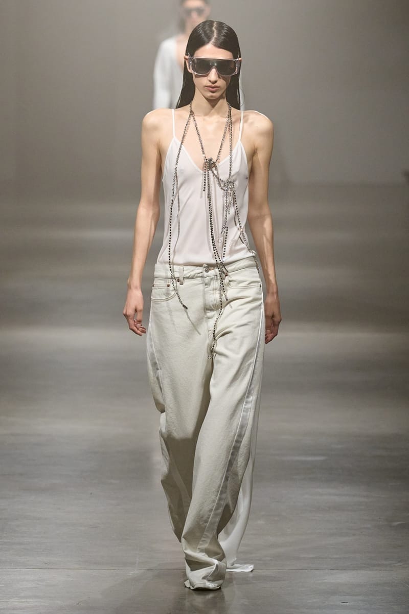MM6 Maison Margiela 正式發佈 2025 全新春夏系列大秀