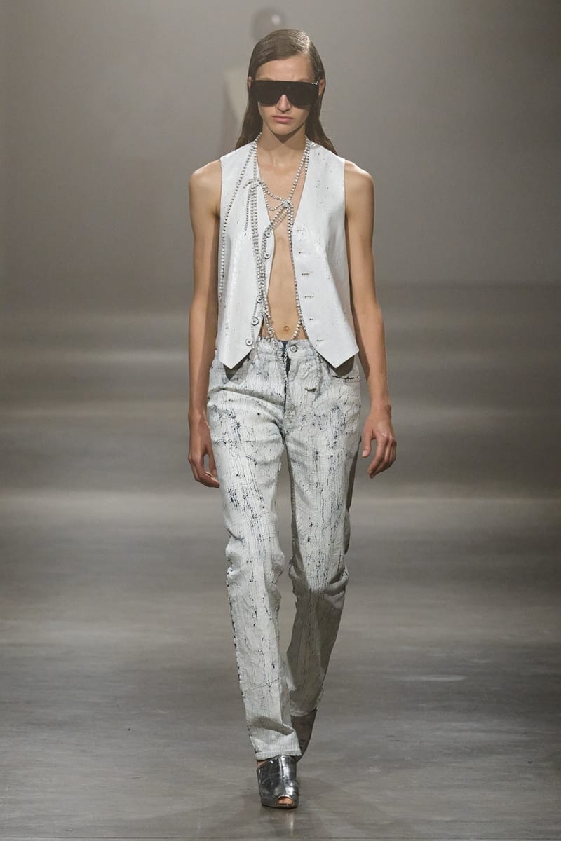 MM6 Maison Margiela 正式發佈 2025 全新春夏系列大秀