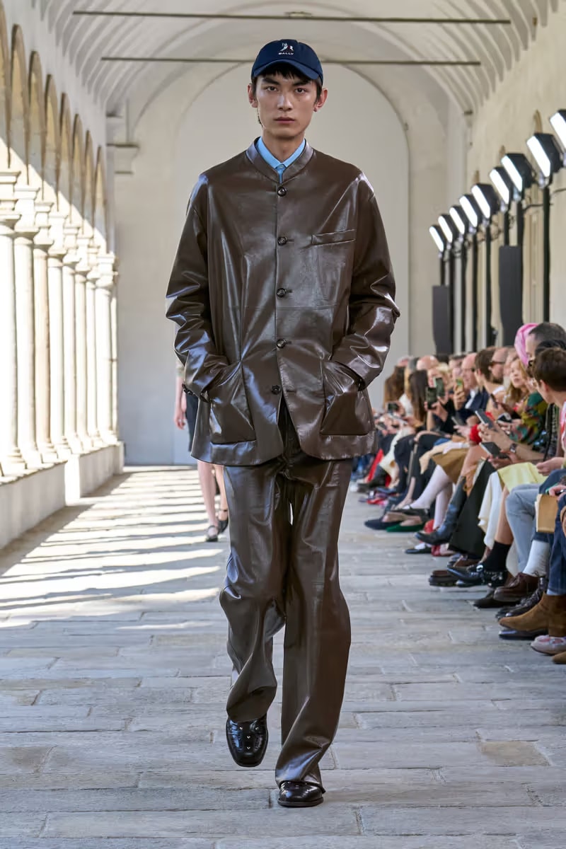 Simone Bellotti 執掌 Bally 2025 春夏系列大秀正式登場