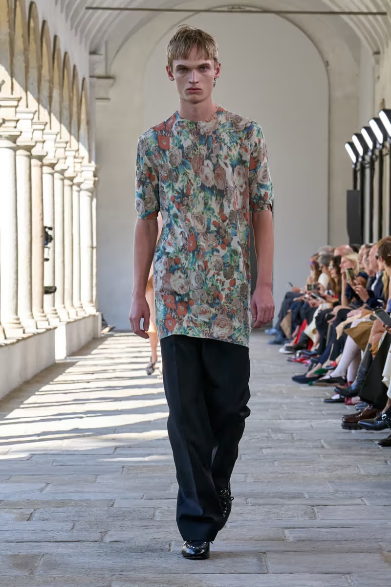 Simone Bellotti 執掌 Bally 2025 春夏系列大秀正式登場