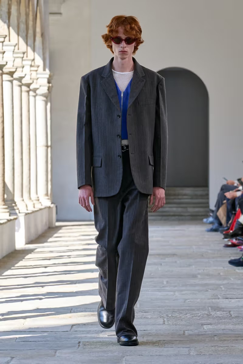 Simone Bellotti 執掌 Bally 2025 春夏系列大秀正式登場