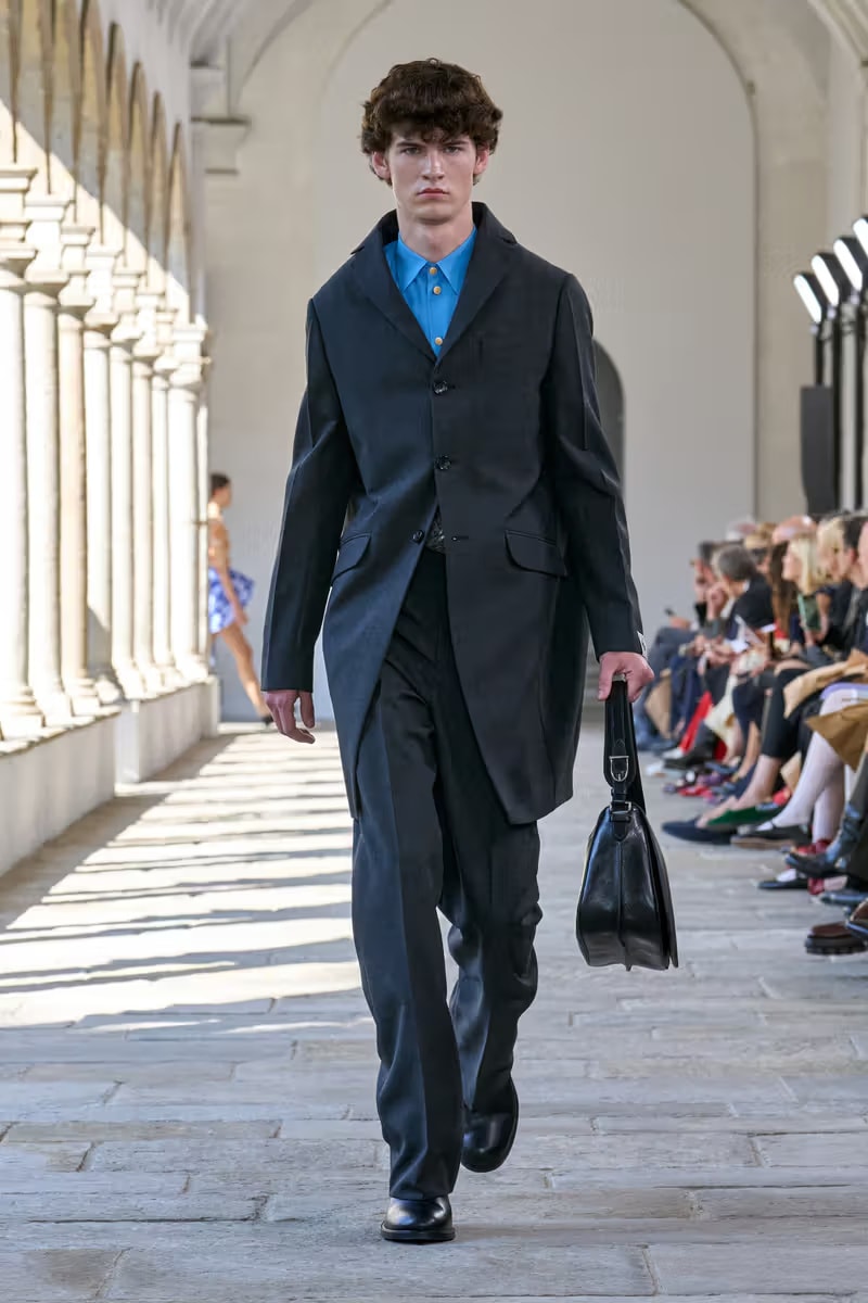 Simone Bellotti 執掌 Bally 2025 春夏系列大秀正式登場