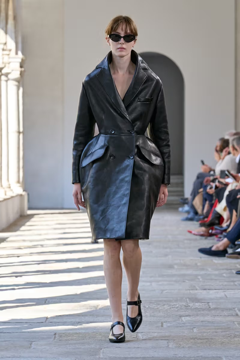Simone Bellotti 執掌 Bally 2025 春夏系列大秀正式登場