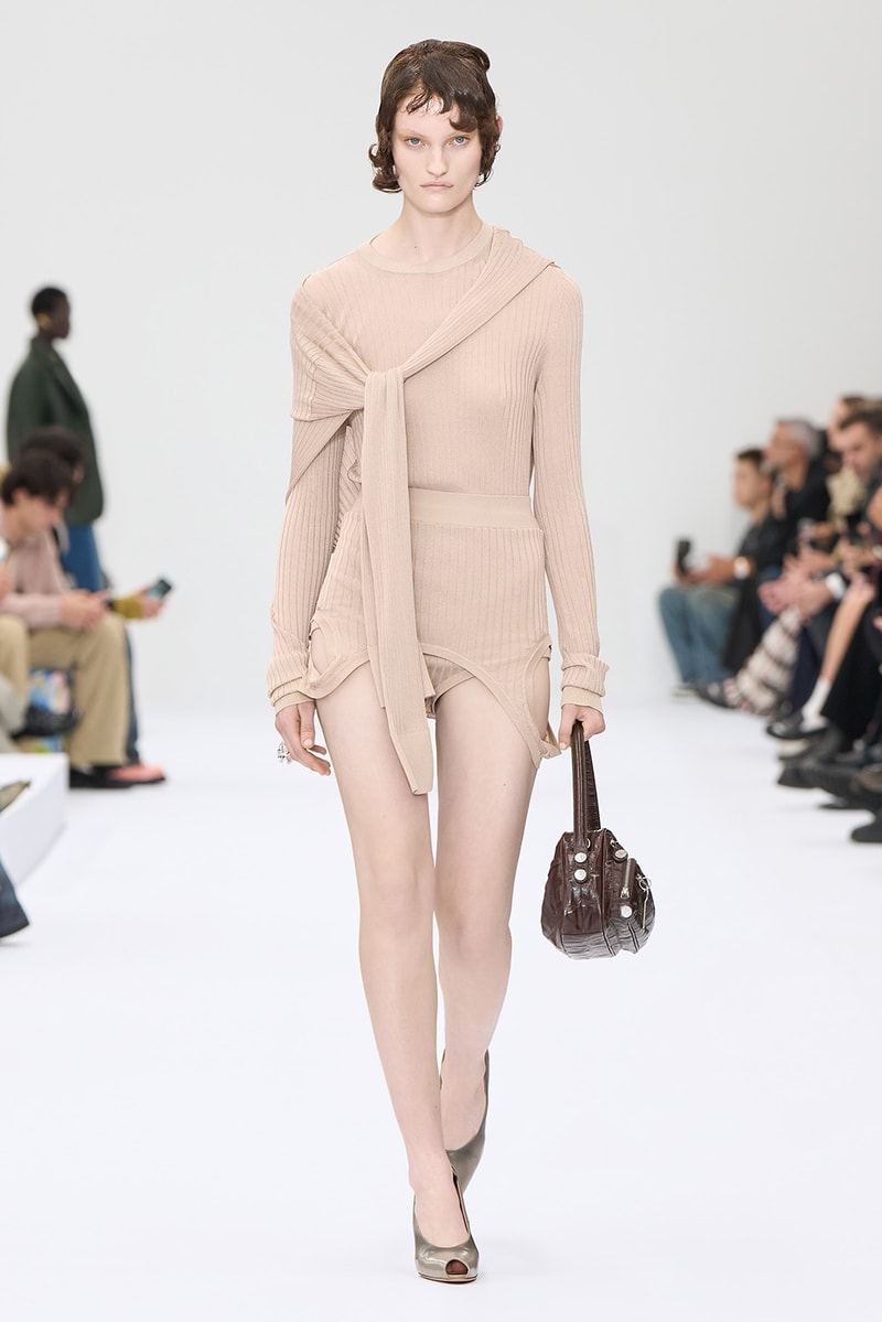 Acne Studios 2025 春夏女裝系列大秀正式登場