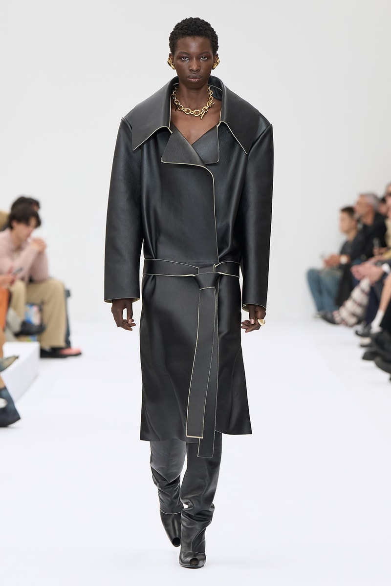 Acne Studios 2025 春夏女裝系列大秀正式登場