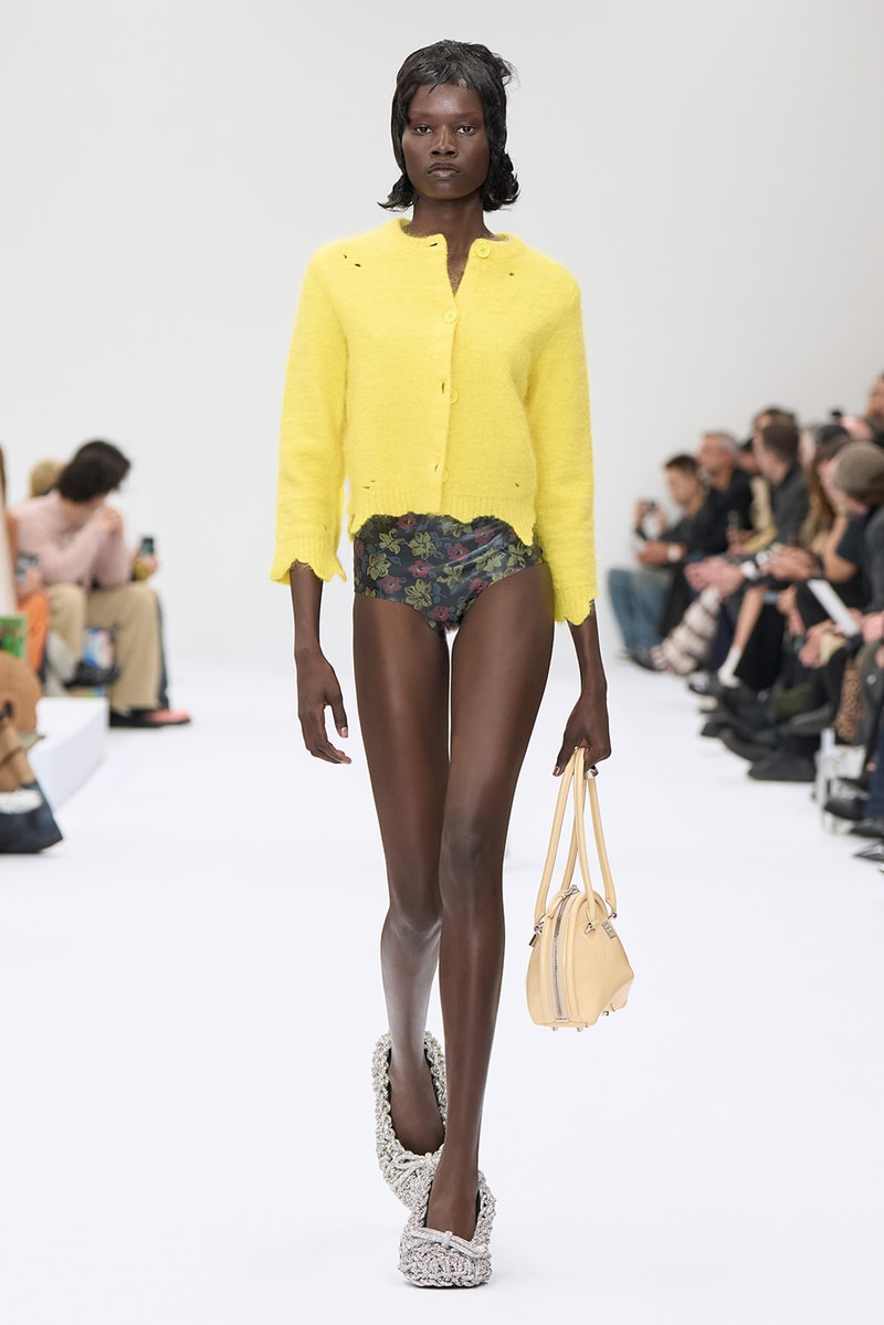 Acne Studios 2025 春夏女裝系列大秀正式登場
