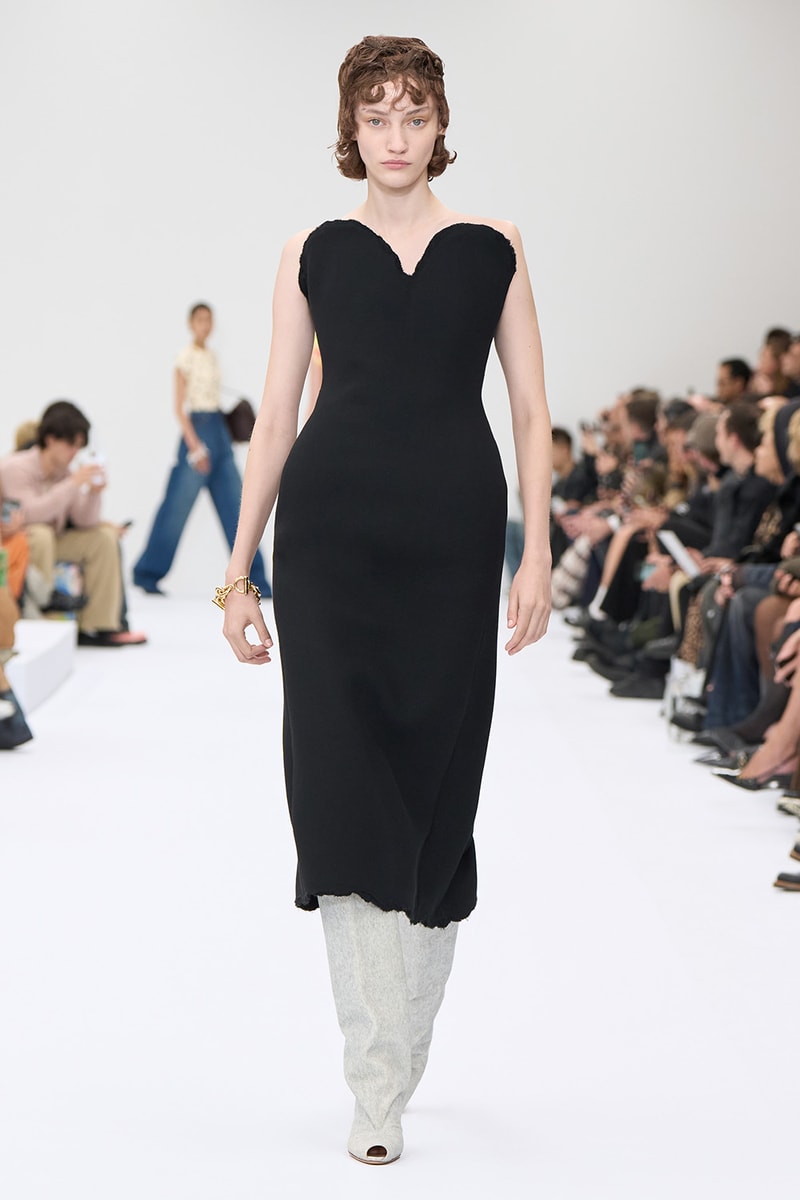 Acne Studios 2025 春夏女裝系列大秀正式登場