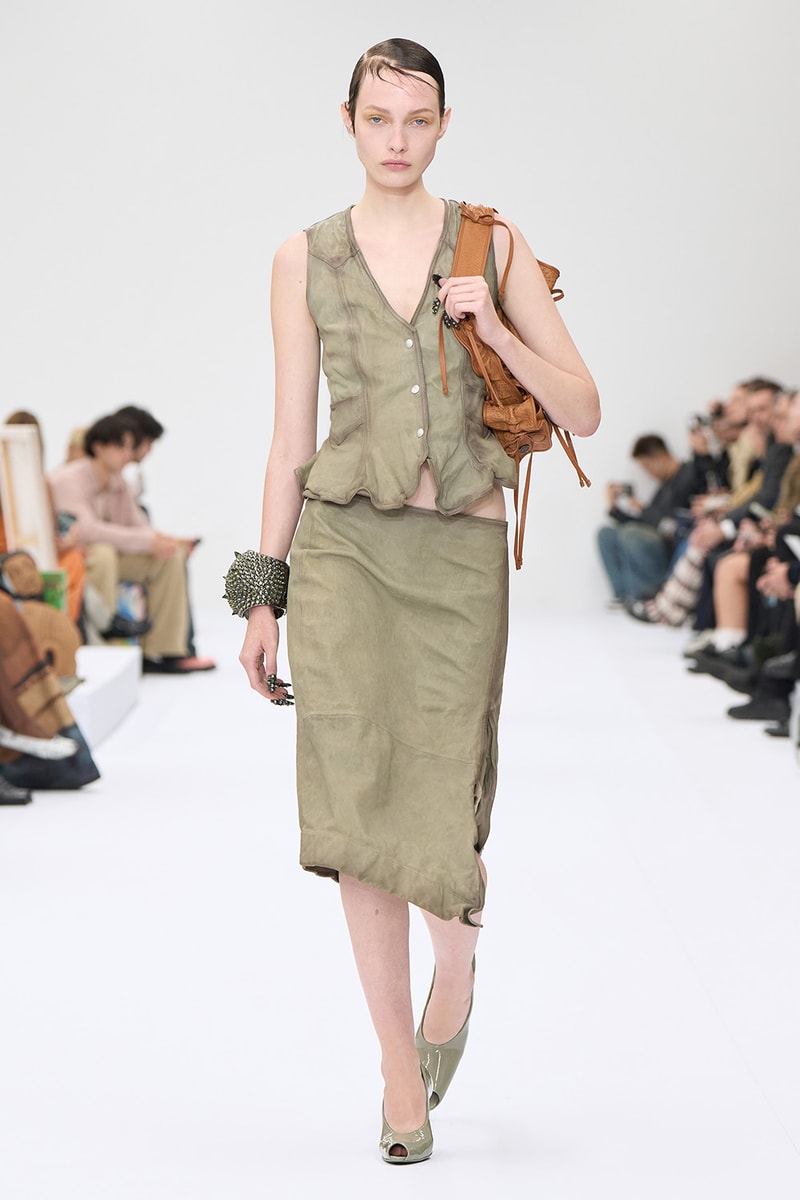 Acne Studios 2025 春夏女裝系列大秀正式登場