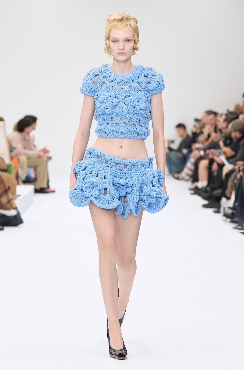 Acne Studios 2025 春夏女裝系列大秀正式登場