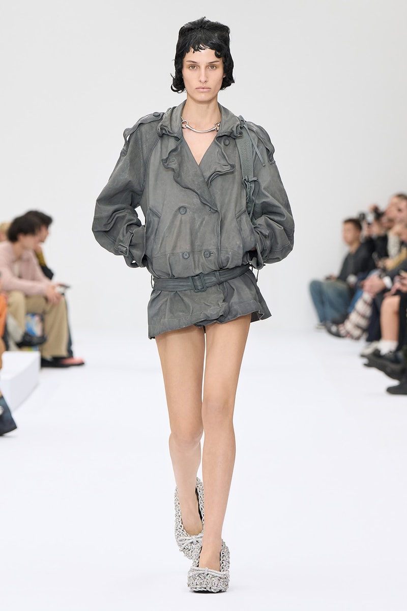 Acne Studios 2025 春夏女裝系列大秀正式登場