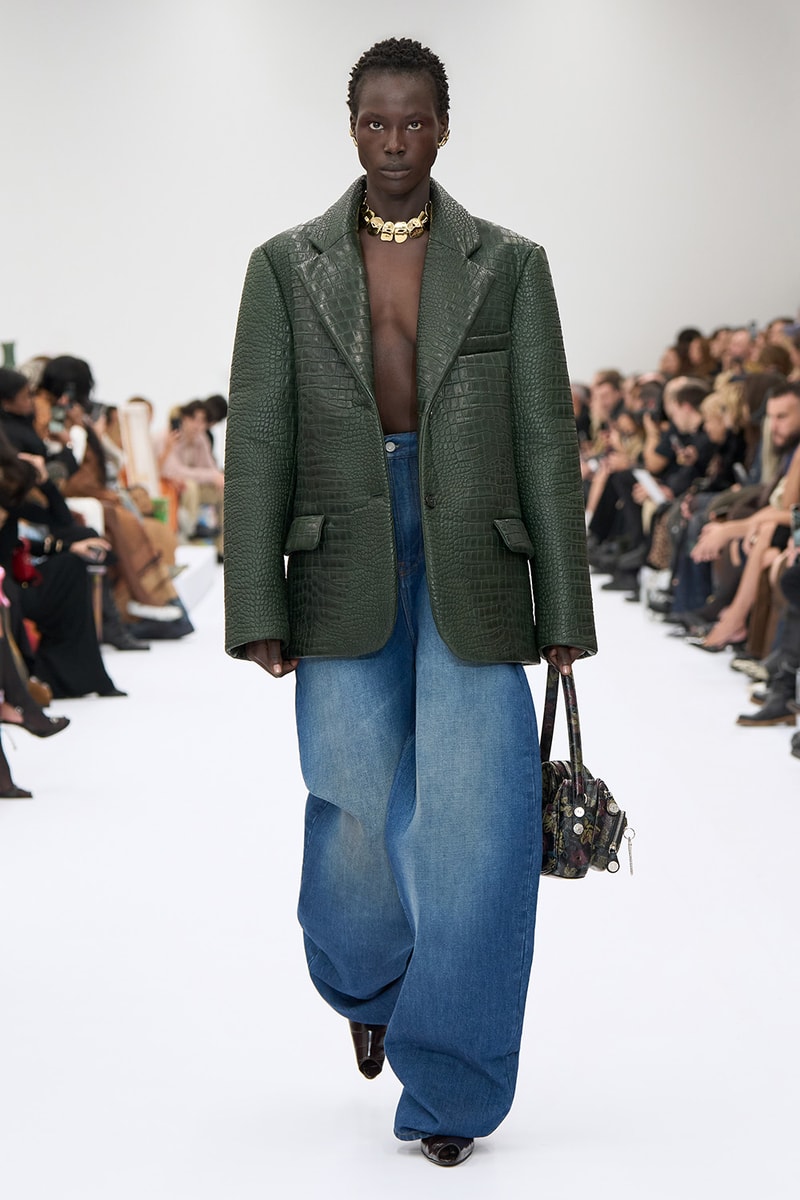 Acne Studios 2025 春夏女裝系列大秀正式登場