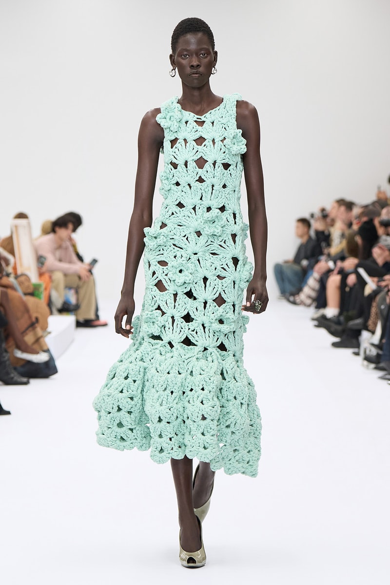 Acne Studios 2025 春夏女裝系列大秀正式登場