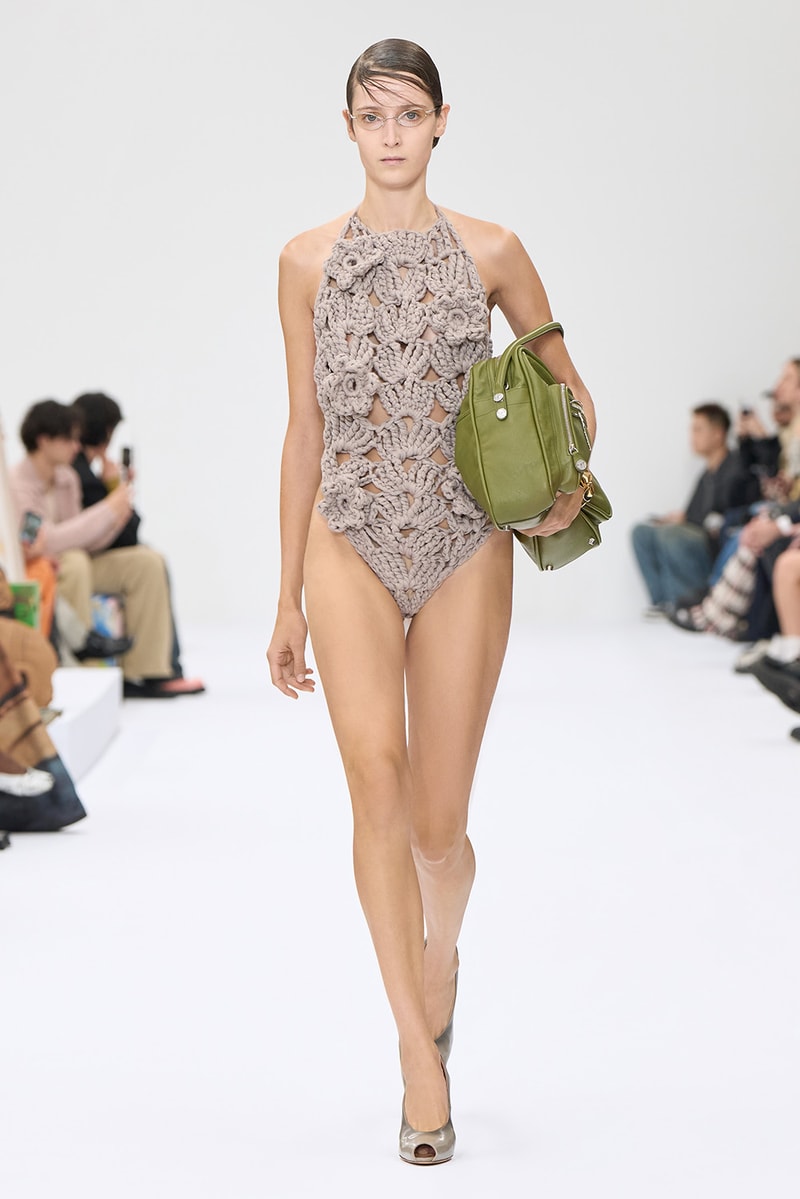 Acne Studios 2025 春夏女裝系列大秀正式登場