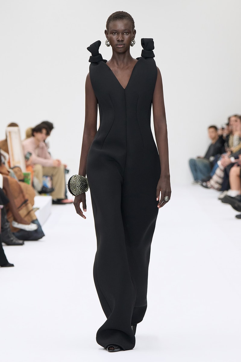 Acne Studios 2025 春夏女裝系列大秀正式登場