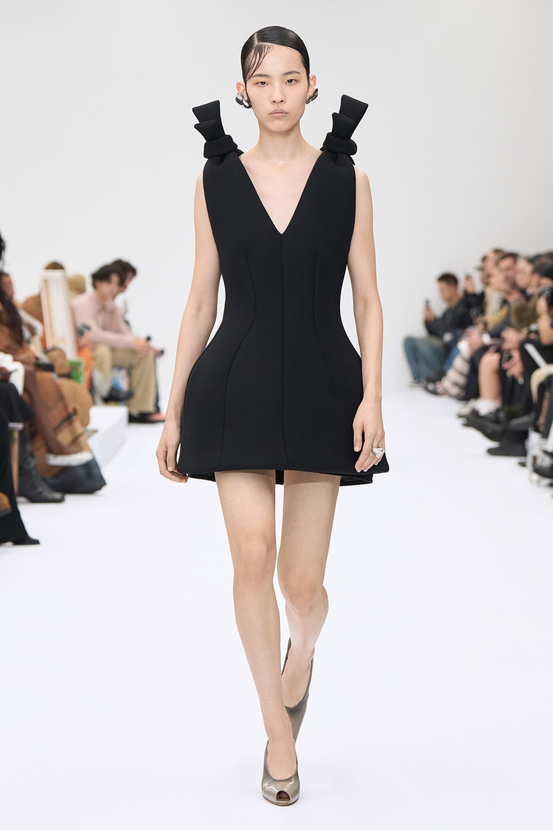Acne Studios 2025 春夏女裝系列大秀正式登場