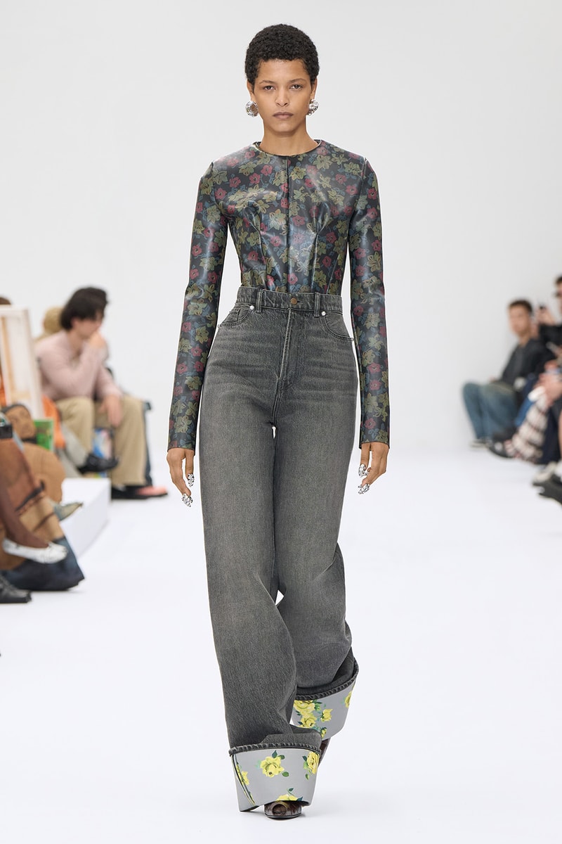 Acne Studios 2025 春夏女裝系列大秀正式登場
