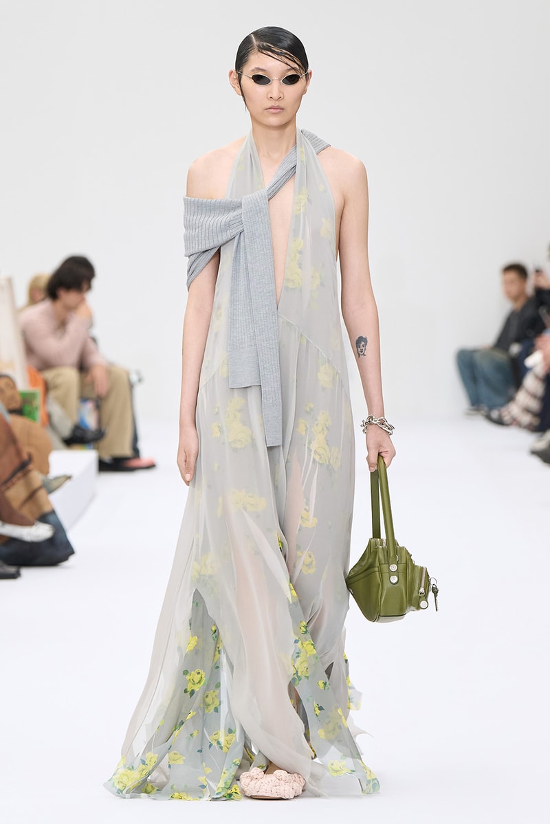 Acne Studios 2025 春夏女裝系列大秀正式登場