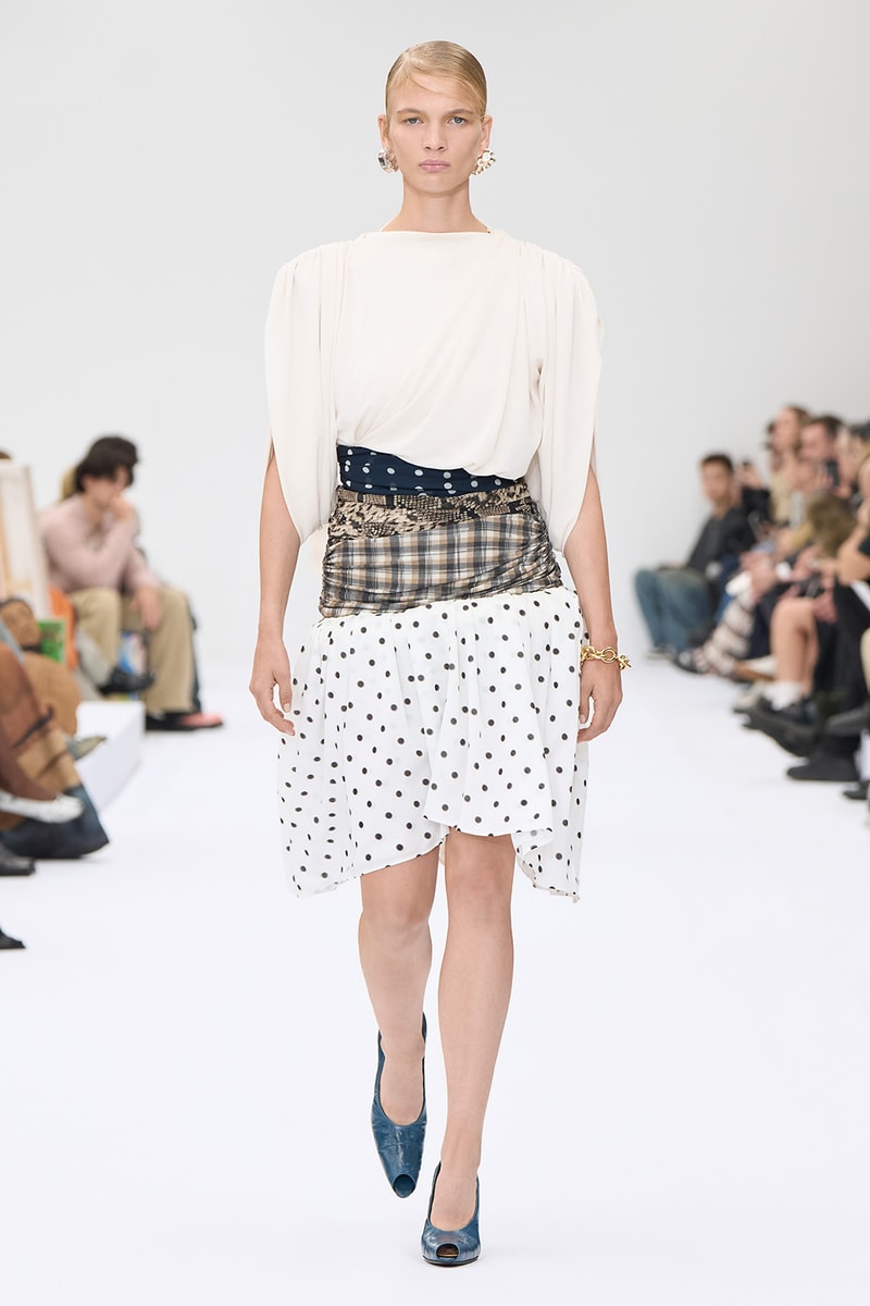 Acne Studios 2025 春夏女裝系列大秀正式登場