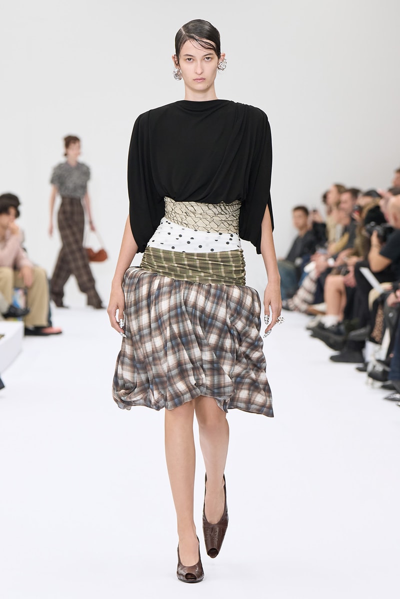 Acne Studios 2025 春夏女裝系列大秀正式登場