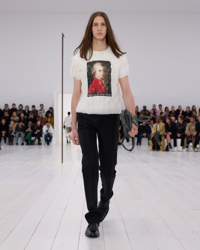 LOEWE 2025 春夏女裝系列大秀正式登場