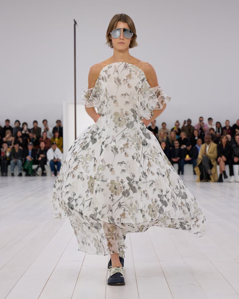 LOEWE 2025 春夏女裝系列大秀正式登場