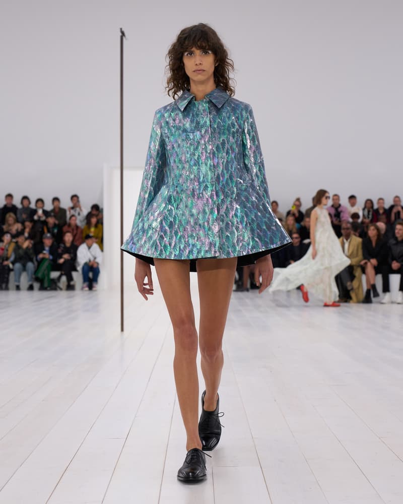 LOEWE 2025 春夏女裝系列大秀正式登場