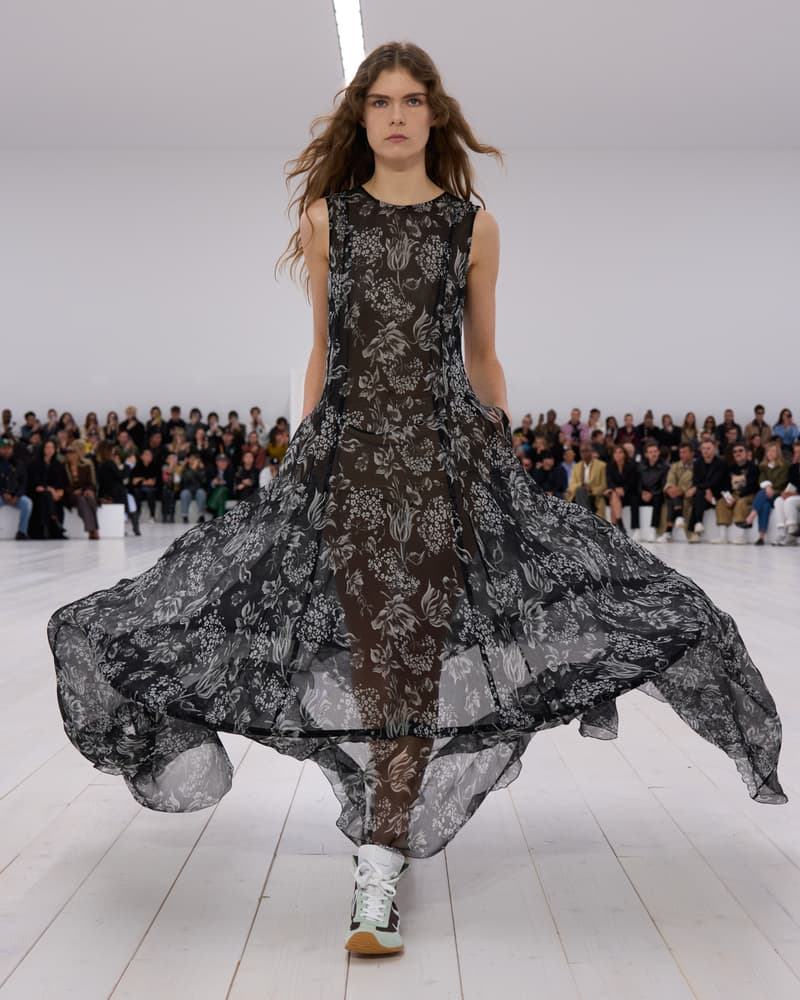 LOEWE 2025 春夏女裝系列大秀正式登場